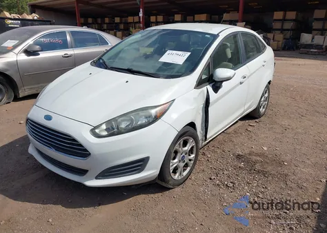 2015 Ford Fiesta Se z USA, uszkodzony, nr VIN 3FADP4BJ0FM130138